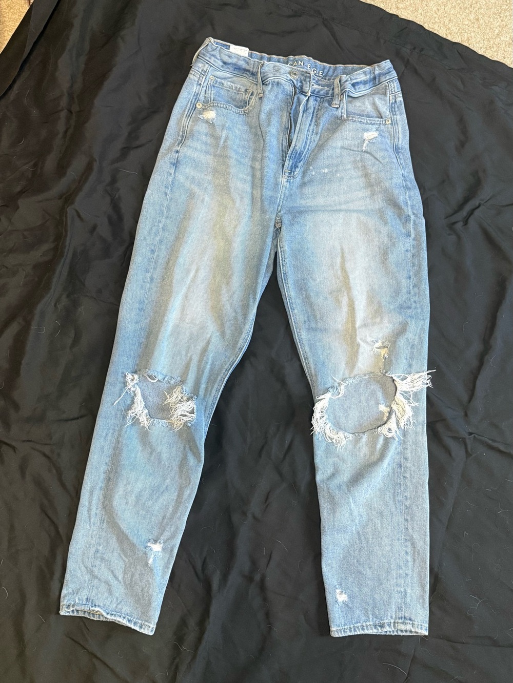 American Eagle Outfitters Light Blue Relaxed Ripped Jeans